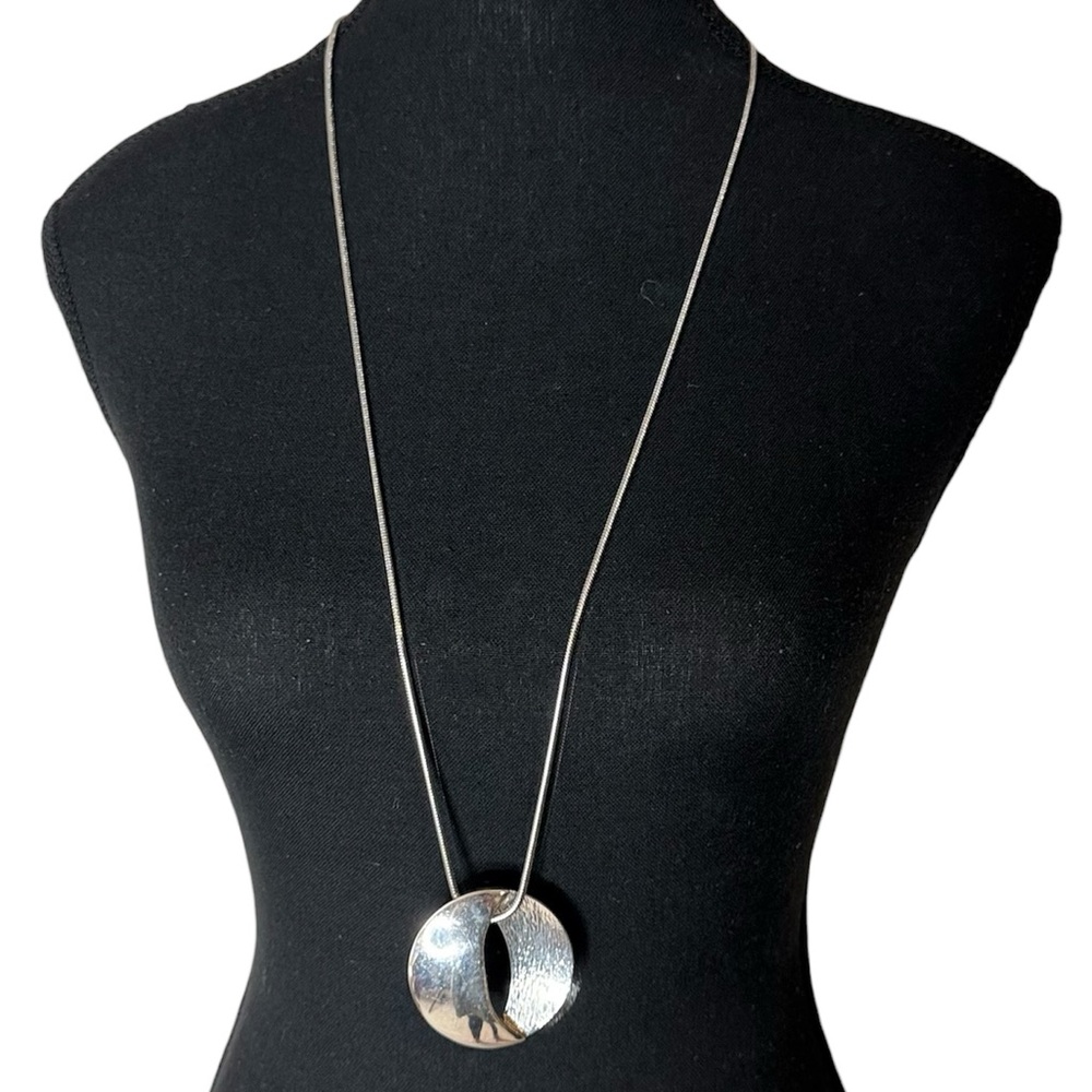 LIA SOPHIA Silver Toned Obscura Lustrous Retired Necklace Pendant Long Chain